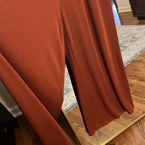 Sleeveless Rust-Colored Jumpsuit - Picture 4 of 4